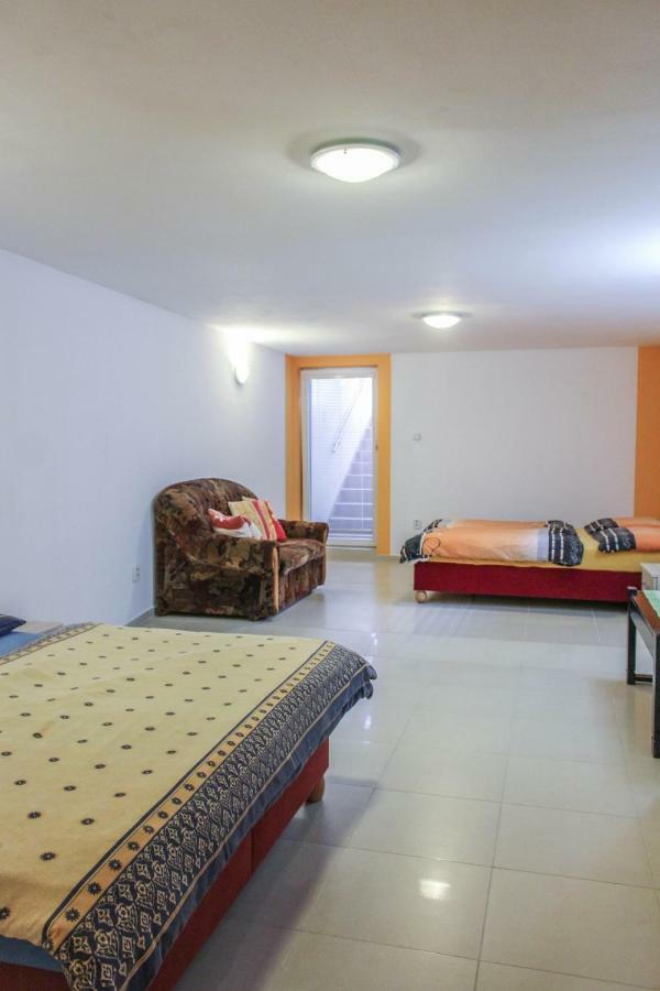 Apartmán Marta Banka Exterior foto